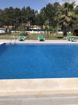 Aroeira’s paradise villa with pool