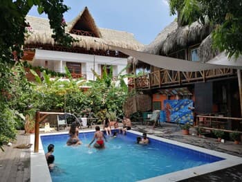 La Natura Hostel