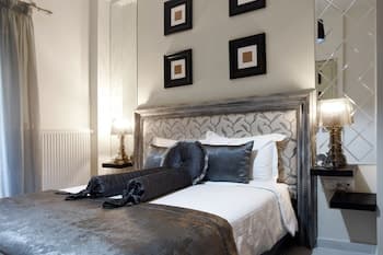 Narcissus Luxury Apt Must