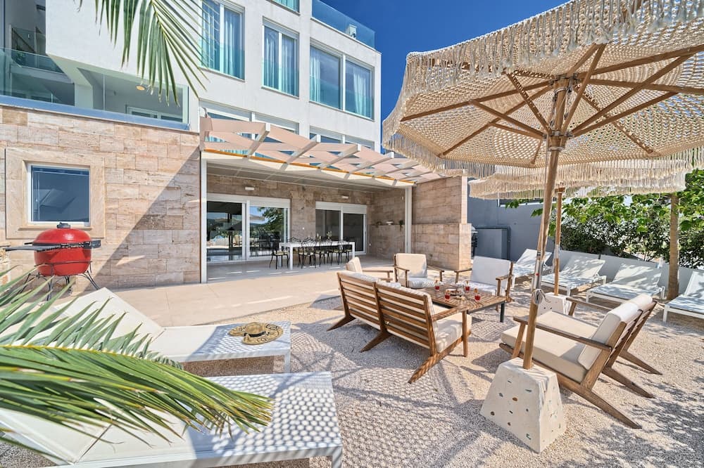 Livingstone Beach House