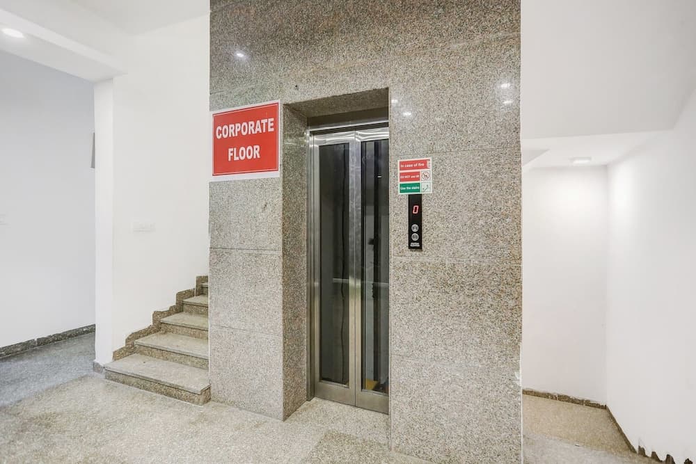 OYO Townhouse 22956 Hotel Grand Residency