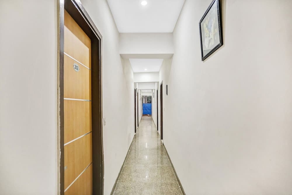 OYO Townhouse 22956 Hotel Grand Residency