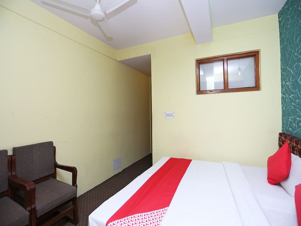 OYO 24966 Grand Hotel & Restaurant