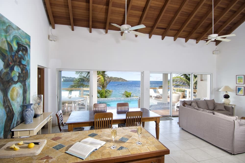 Bell'Mare by Island Properties Online