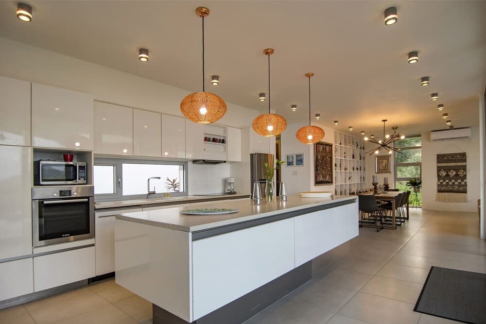 L'Agua by Island Properties Online