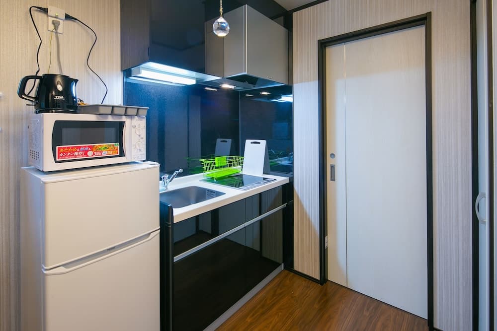 Calm Asakusa Kaminarimon Gate CLx