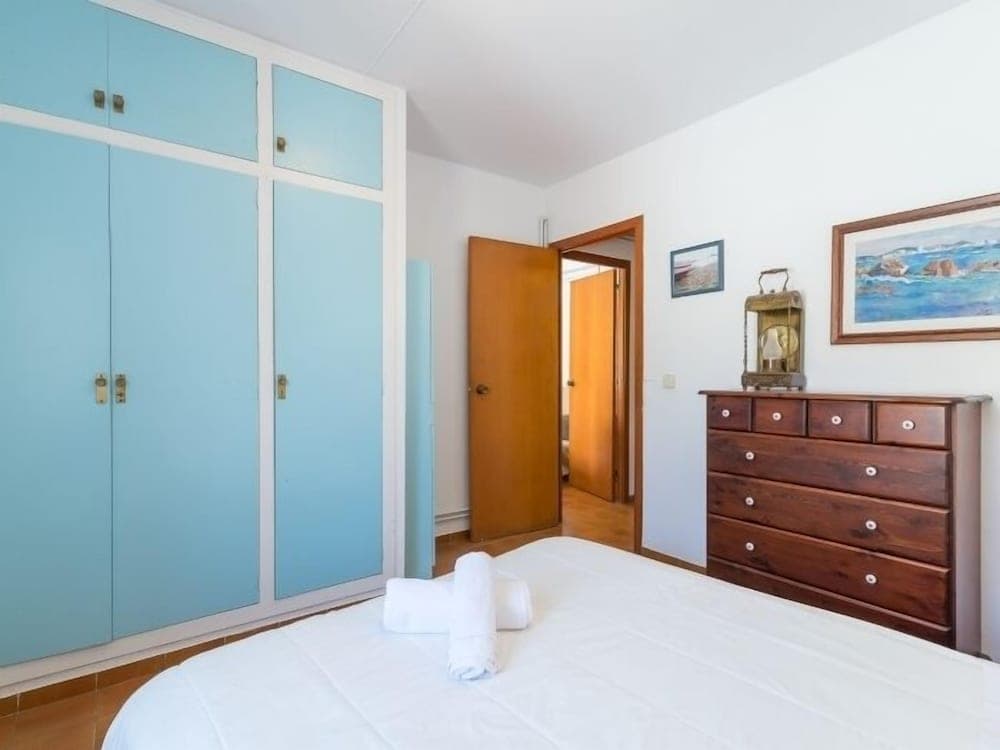 Family flat with parking near beach