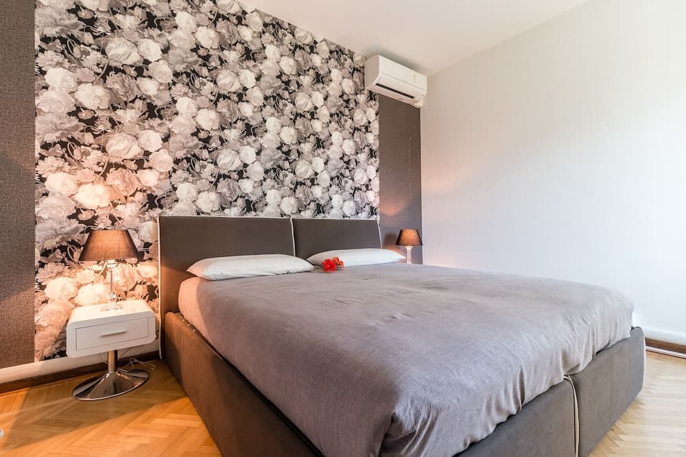 Grey Pearl in Prato della Valle