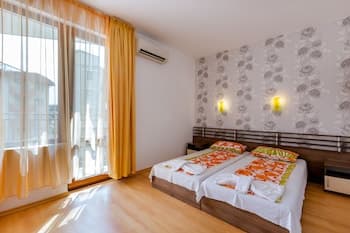 Classic Double or Twin Room in Dafinka Guest House