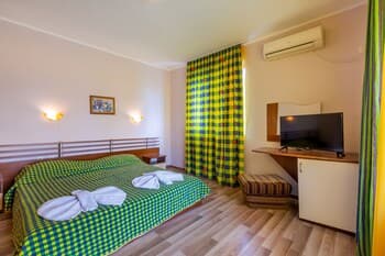 Family Apartment in Dafinka Guest House