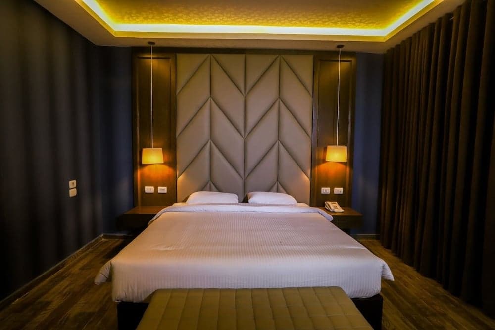 Byoot Bay Hotel & Resort