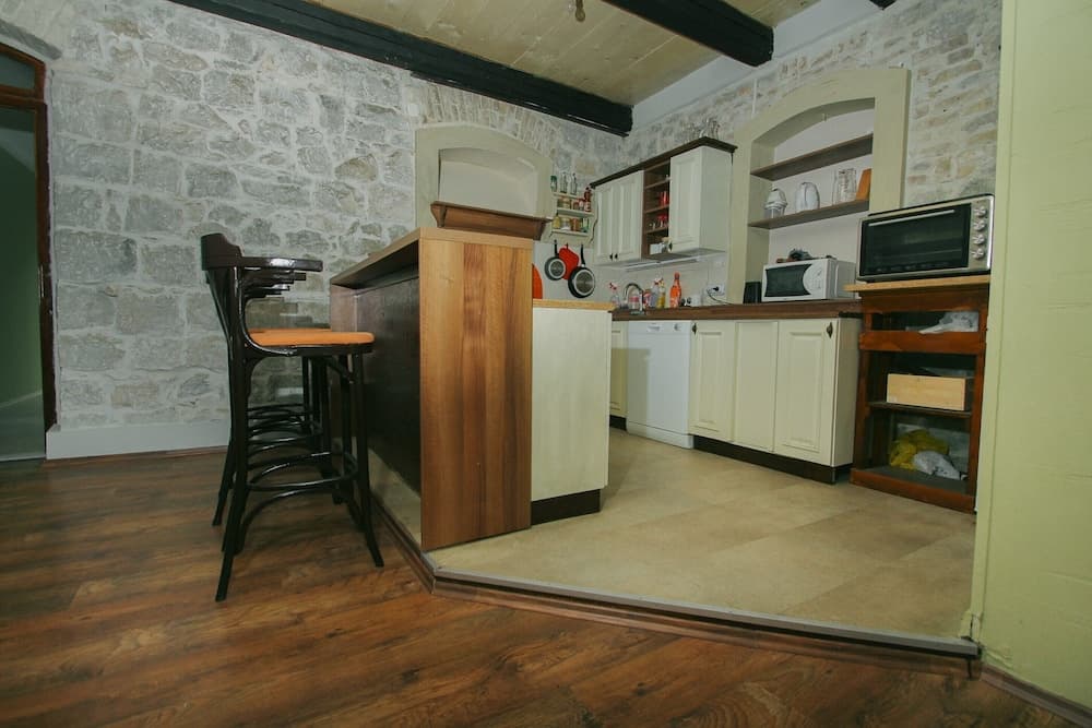 Apartment Vlado next to the beach