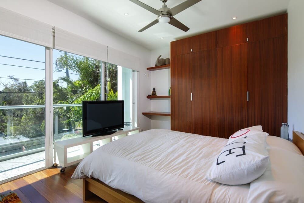 Miami Abode - Private & Sanitized, Perfect for Working From Home. Private Pool, Pet Friendly. Super-host Support
