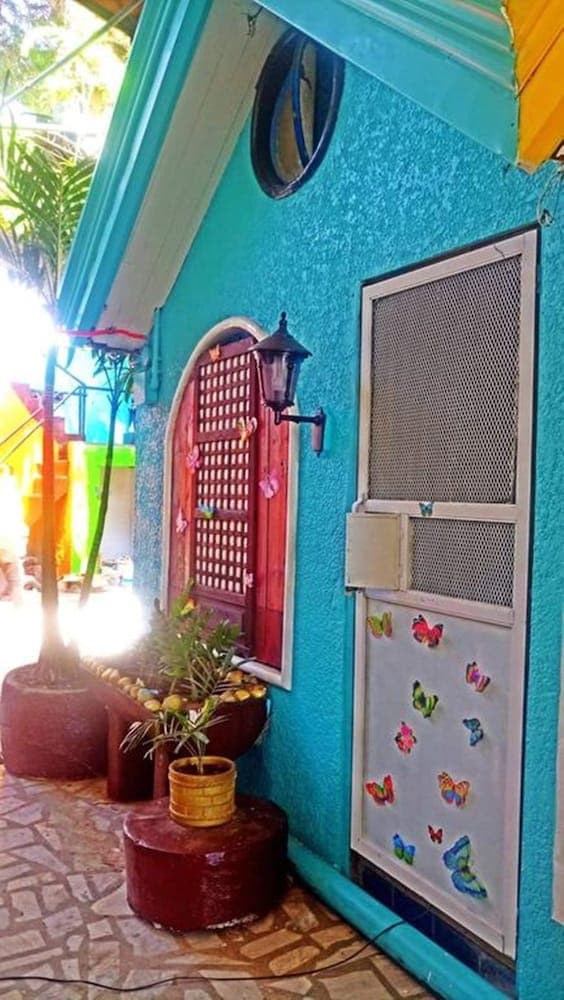 Front Beach Hotel & Resort