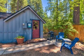 Hole In One 1 Bedroom Cabin by RedAwning