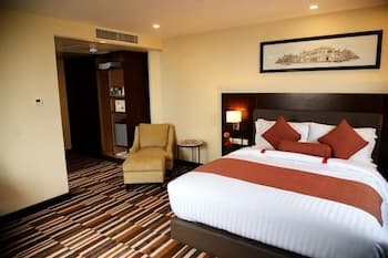 Avari Xpress Gulberg