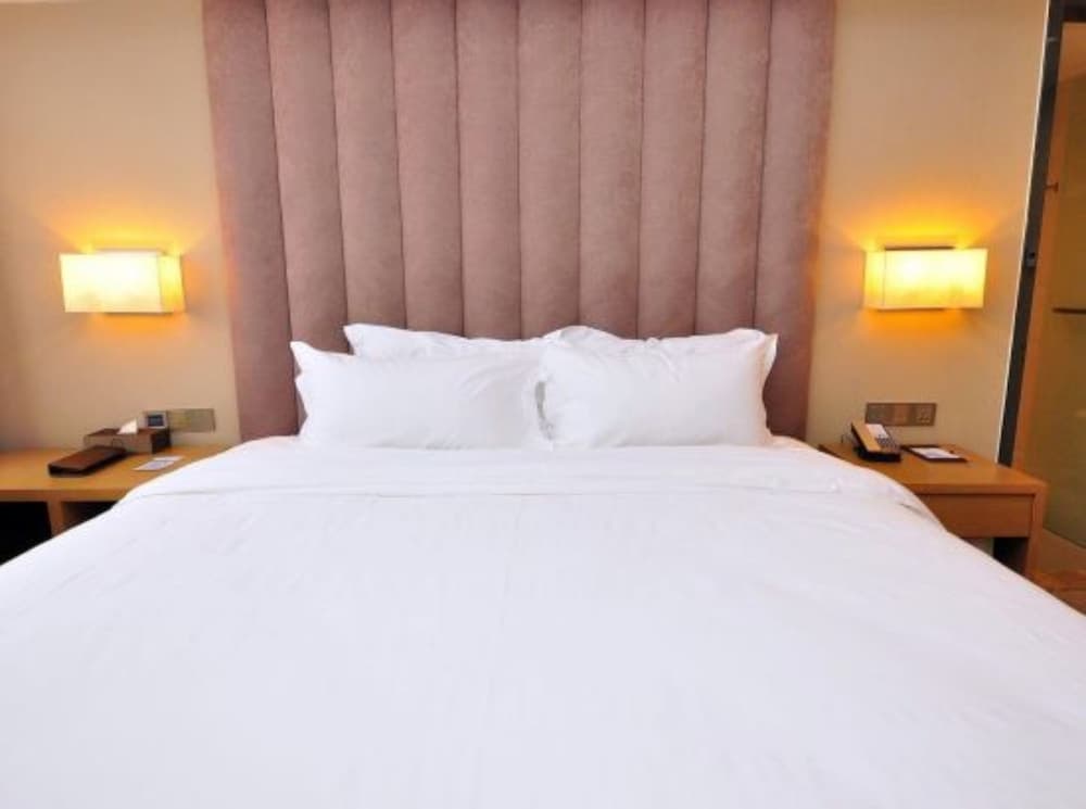 Enjoy Hotels- Luoxi Metro Station Branch