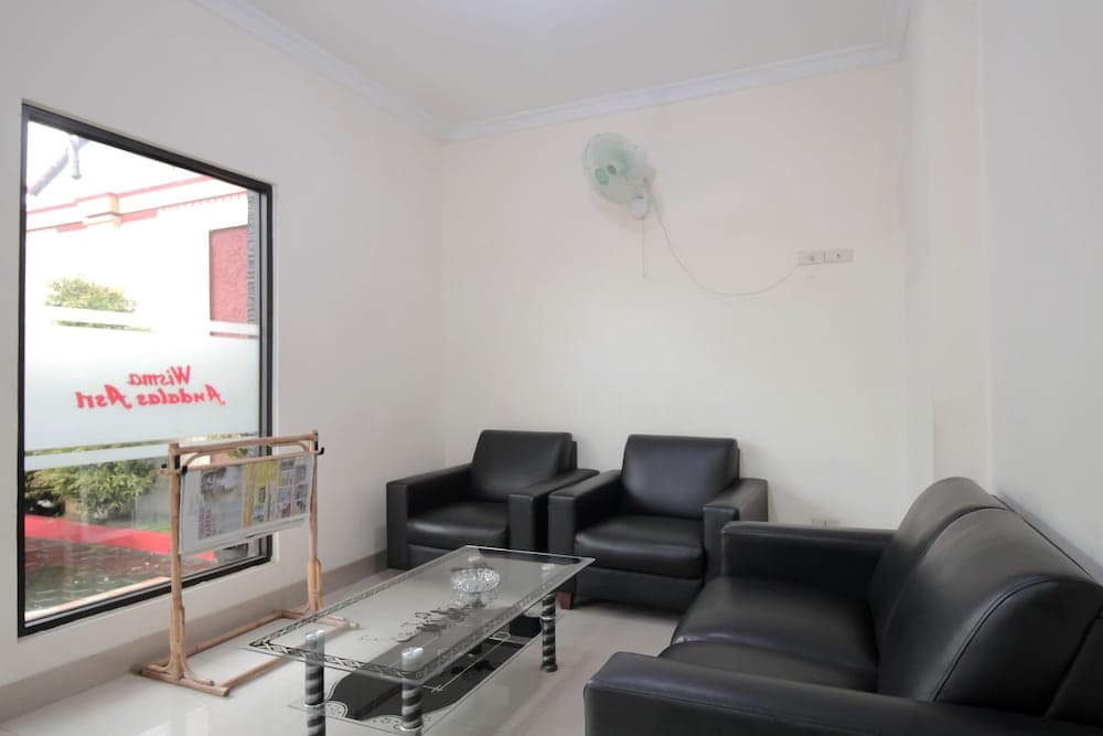 OYO 765 Wisma Andalas Asri Syariah