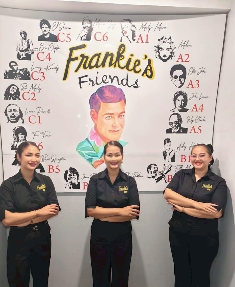 Frankie's Inn