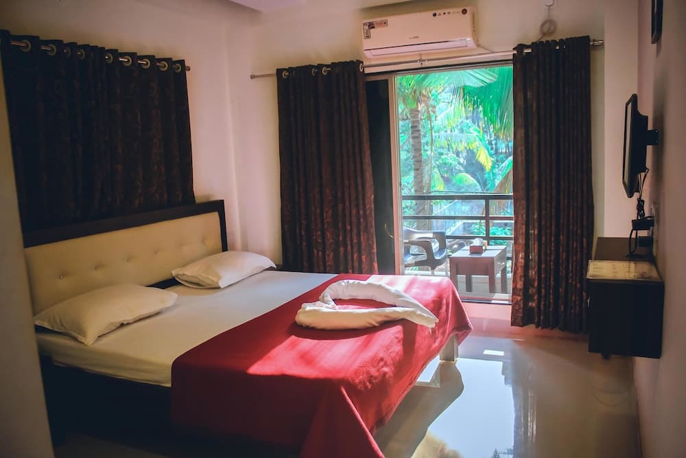 Royal Paradise Hotel