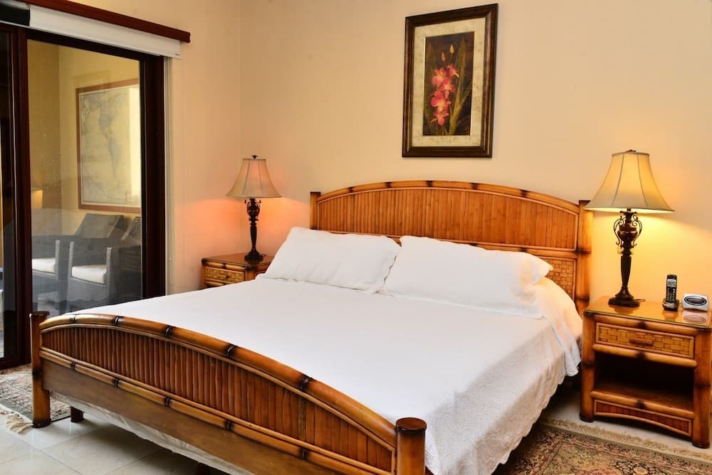 El Faro Condos by Your Best Getaway