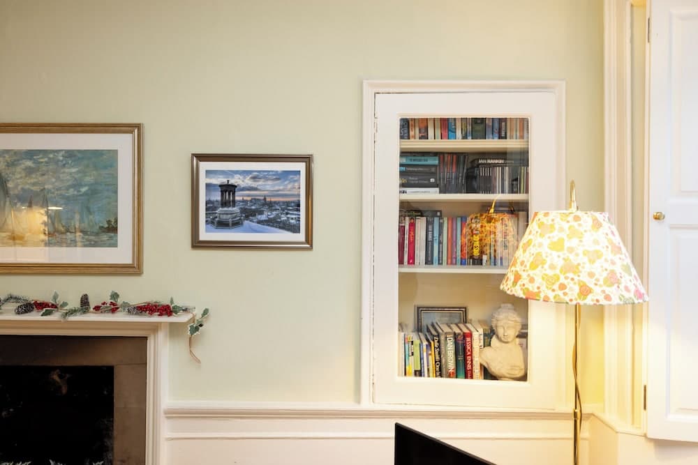 Beautiful apartment, private garden, Calton Hill