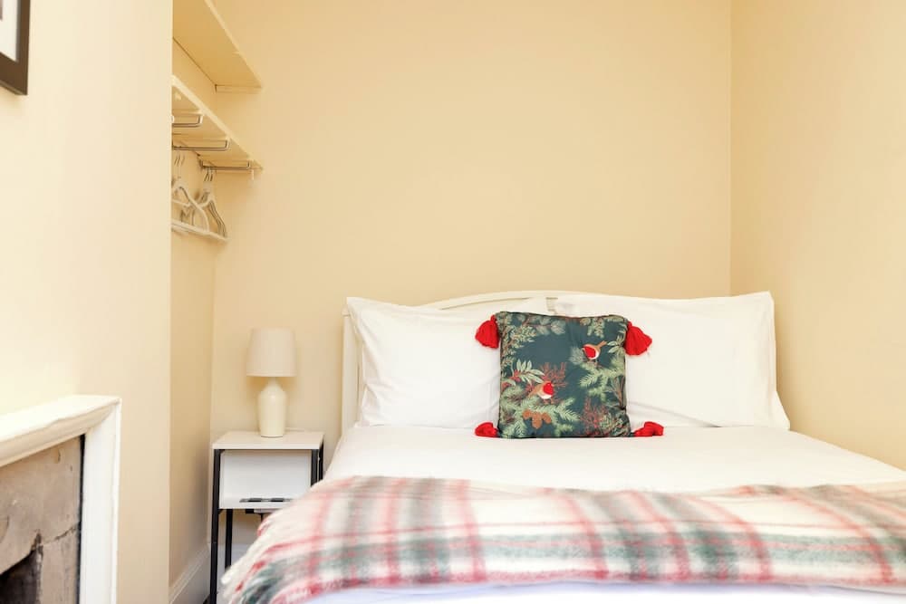 Beautiful apartment, private garden, Calton Hill