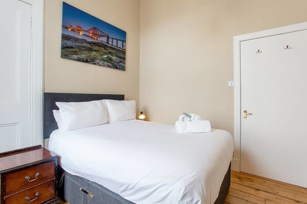 Old Town Stylish Apartment - 5 Mins Walk to Castle