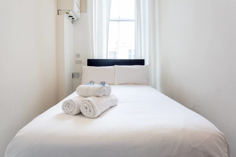 Old Town Stylish Apartment - 5 Mins Walk to Castle