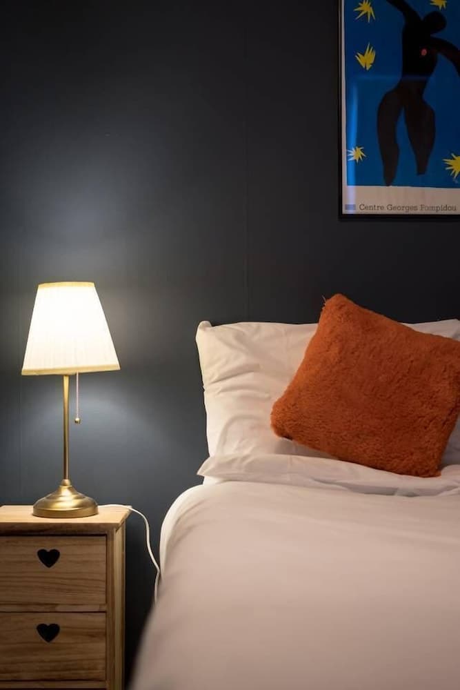 Unique Royal Mile Apt - Relive Music History