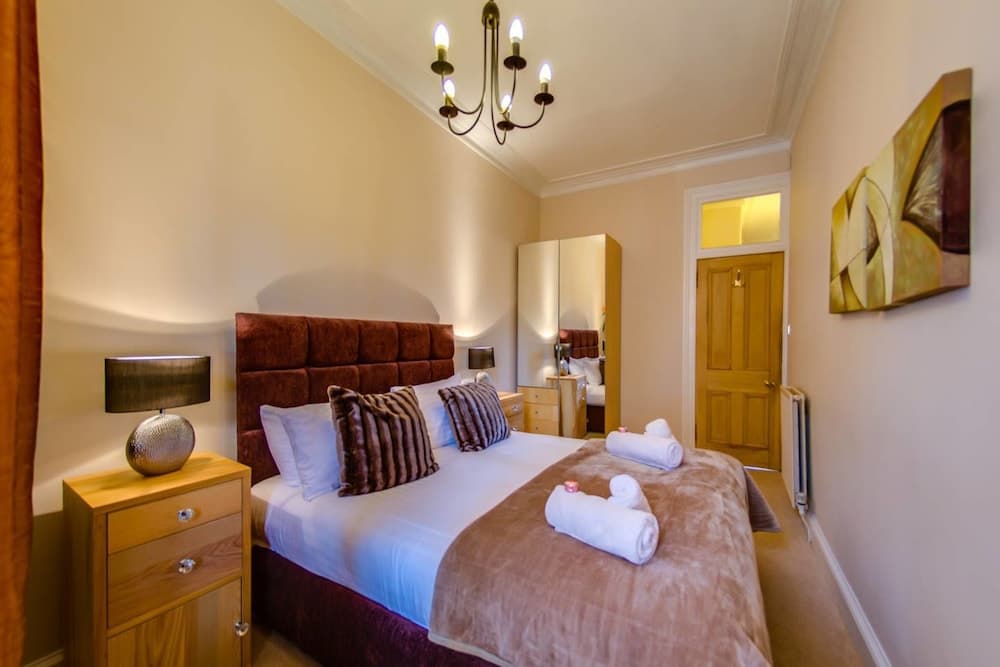 JOIVY Fabulous Ground-floor 3-bedroom Near Old Town