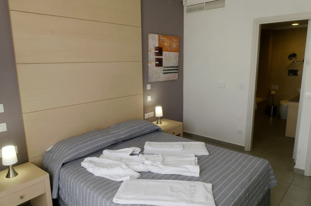 Blue Lagoon Kosher Hotel