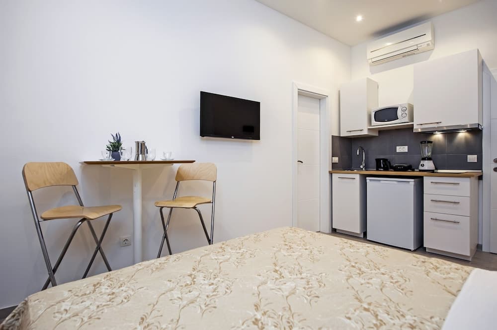 Garzoto Rooms and Studios