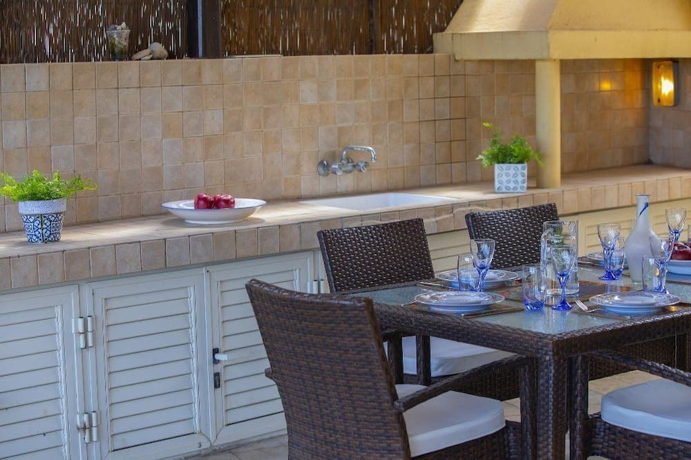 Sirina Waterfront House