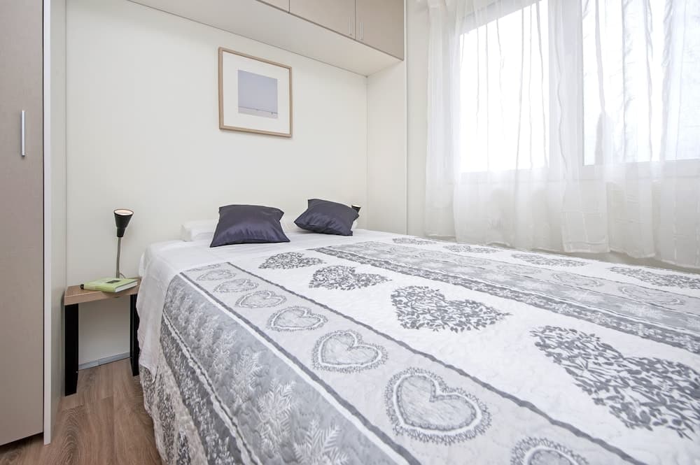 Lakovich Sea View Apartments