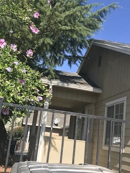 WHOLE Family - WholeVille - Hostel