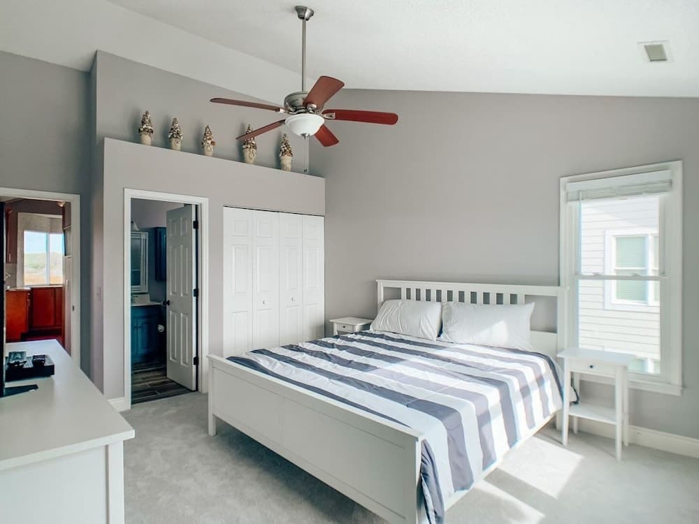 A Beach To Remember 4 Bedroom Home by RedAwning