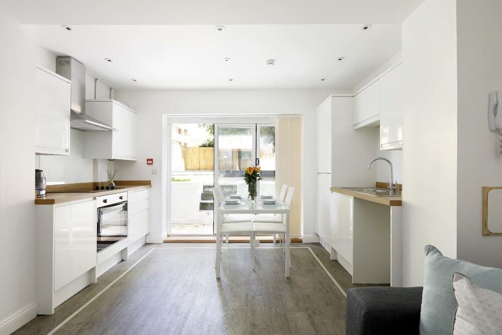 Modern Contemporary 2 Bed With Garden