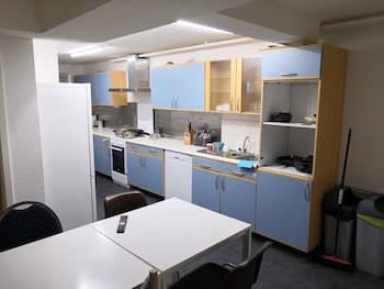 Zimmer Stuttgart Mitte AB Apartments - Hostel