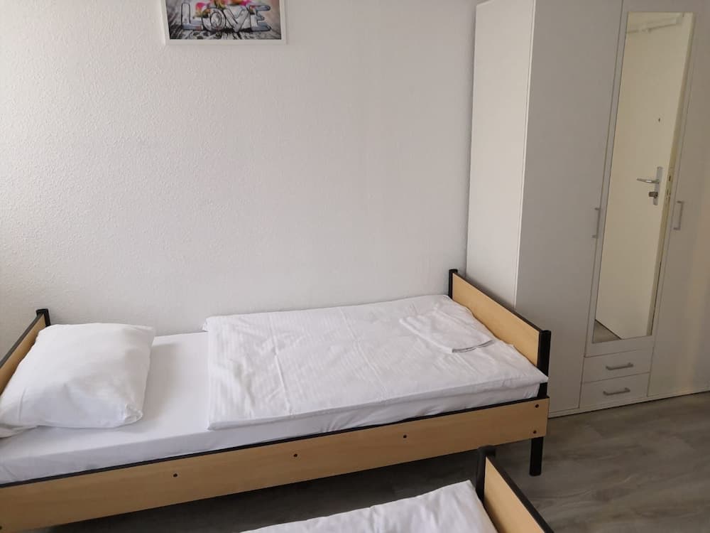 Zimmer Stuttgart Mitte AB Apartments - Hostel