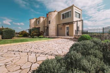 Chloe Villas by QR booking