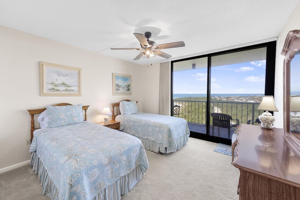 Beachfront Condo With Pool and Ocean View From Balcony