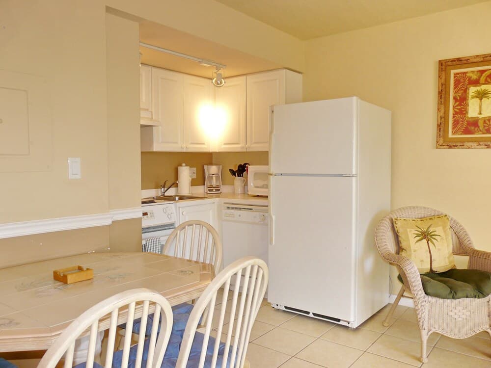 Relaxing Inland Condo With Pool and Steps to Beach