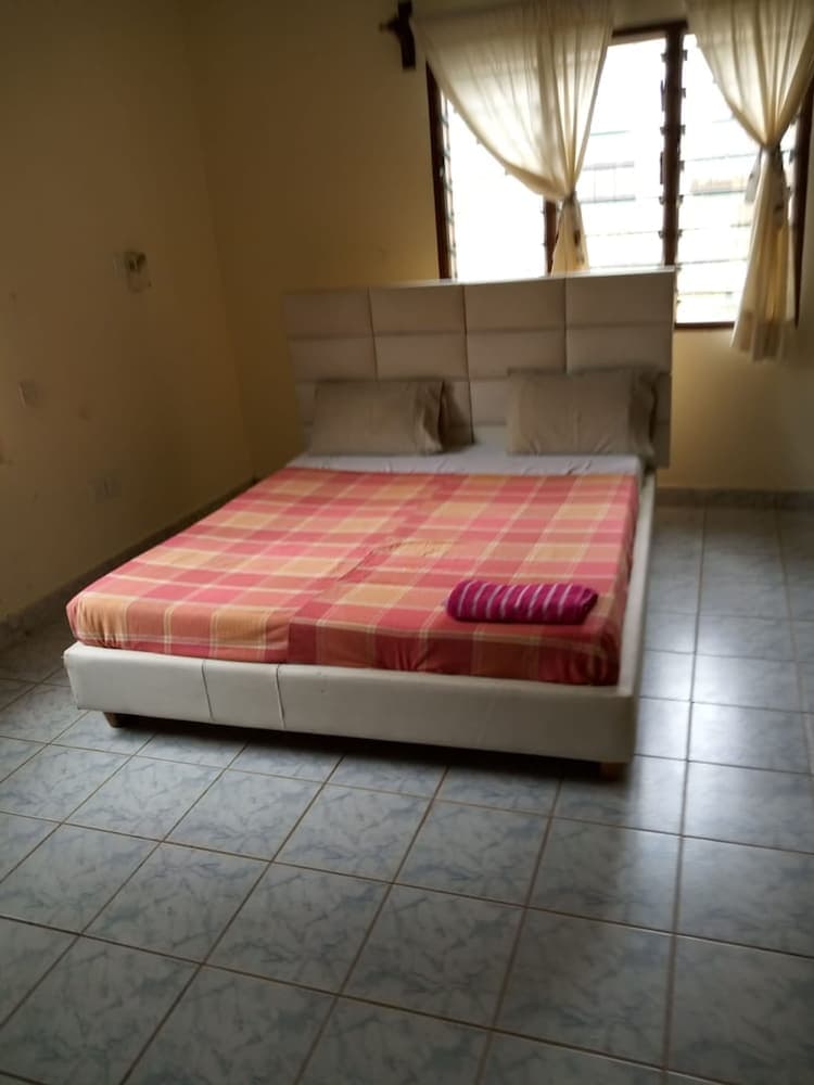 Apple Mango Apartments