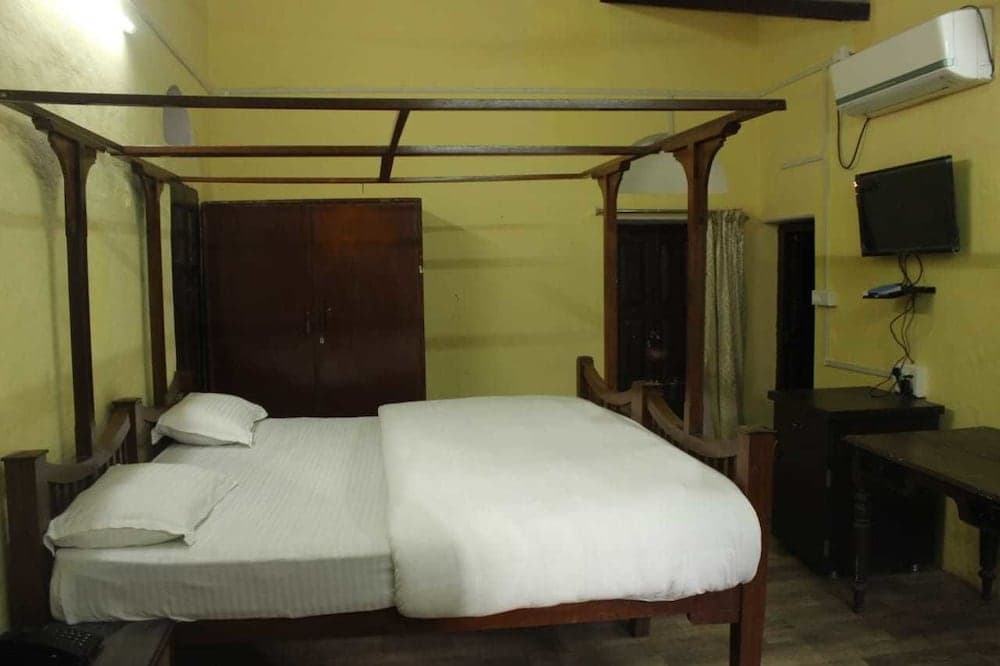 Royal Heritage Lake View Resort