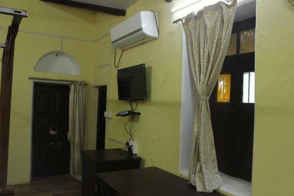 Royal Heritage Lake View Resort