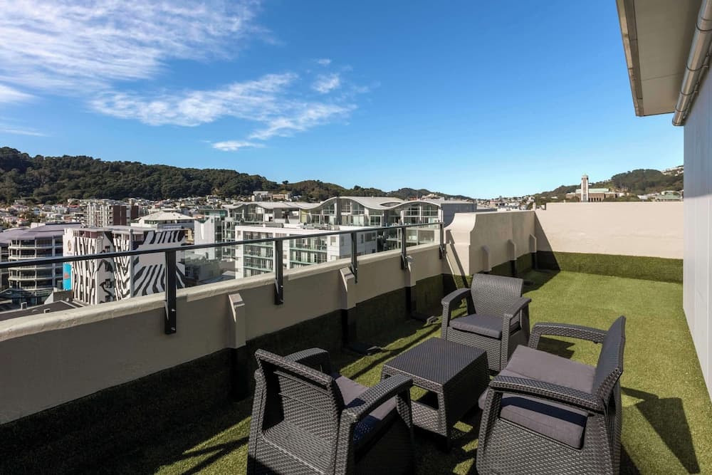 Oaks Wellington Hotel