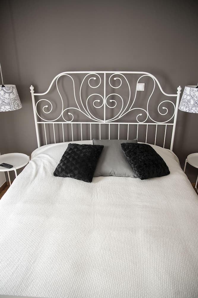 Amazing Renovated Penthouse In Pagkrati