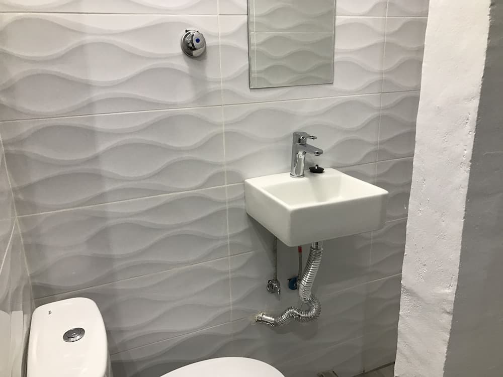 Reyna Express - Hostel