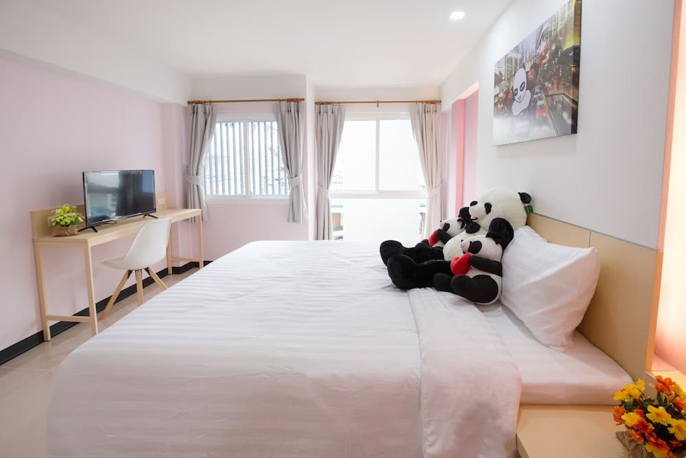 Lucky Panda Hotel